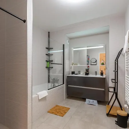 Wonderland By Plaza Apartment Chessy  Exterior photo